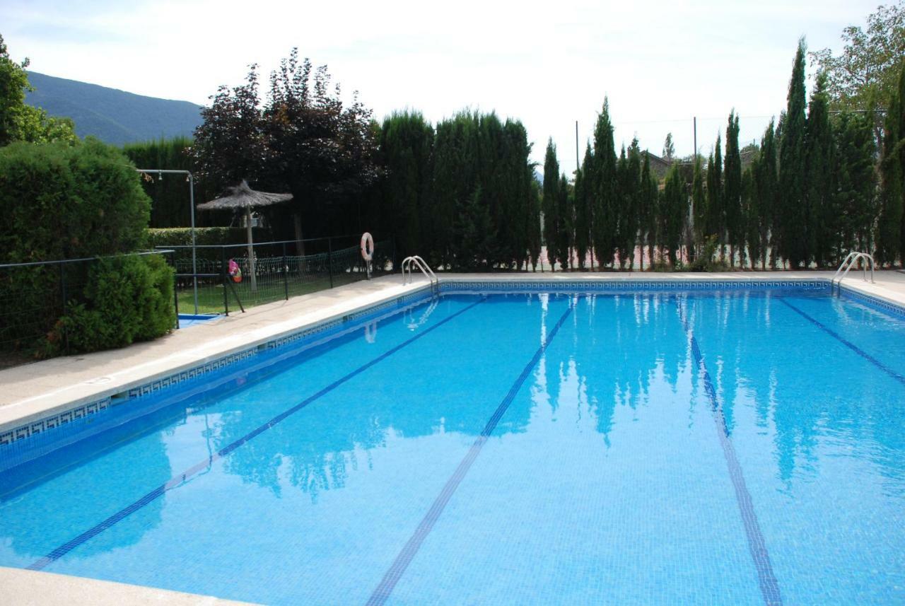 Atico En Biescas Con Piscina, Tenis Y Barbacoa מראה חיצוני תמונה